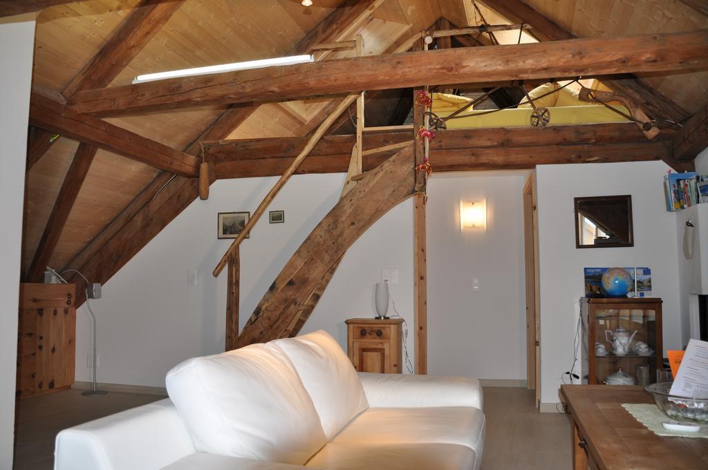 Attika Wohnung 7546 아르데츠 객실 사진