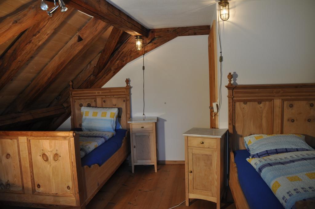 Attika Wohnung 7546 아르데츠 객실 사진